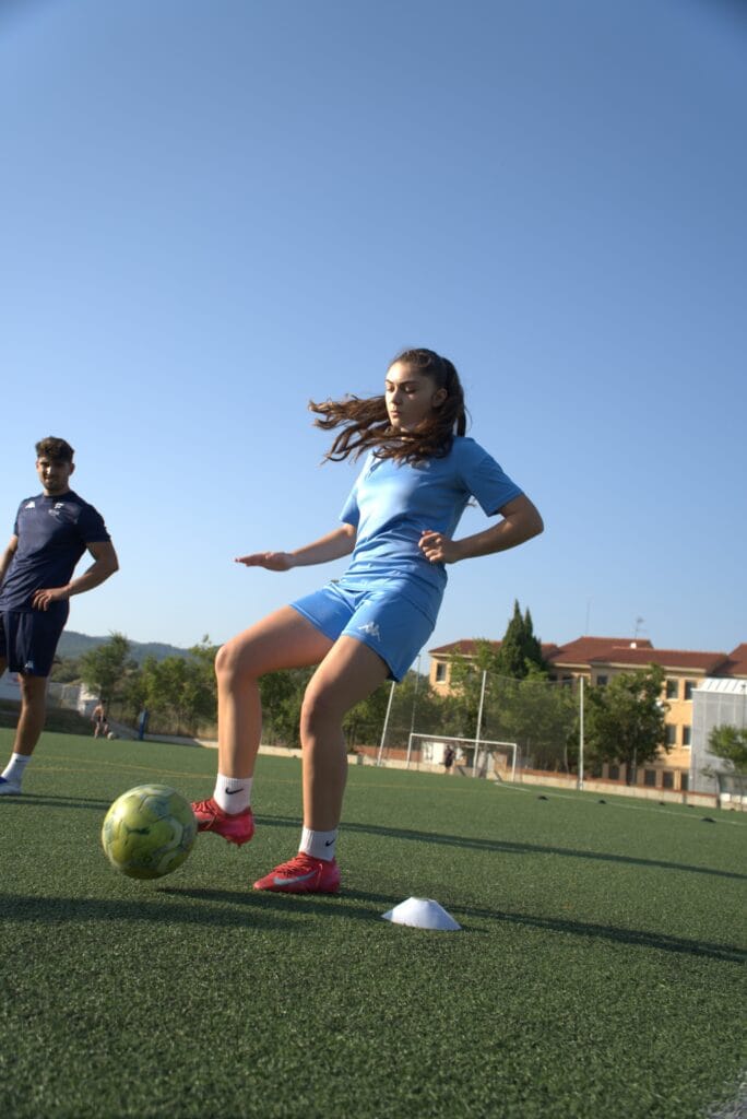 Entrenamiento individual de tecnificación en Terrassa – Fut Prime Academysquivanco cono